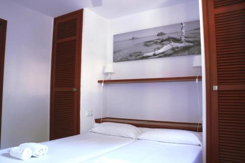 Apartamentos Club Cala Azul Sant Carles de Peralta Exterior foto